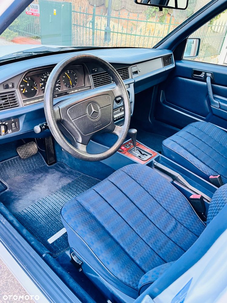 Mercedes-Benz W201 (190) - 10