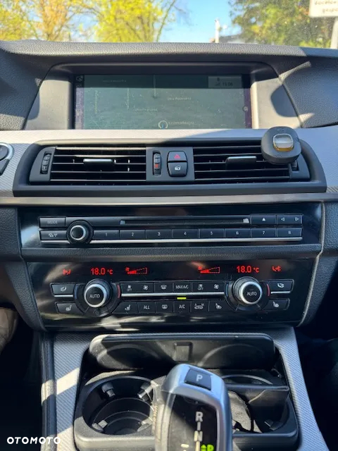 BMW Seria 5 530d xDrive - 9