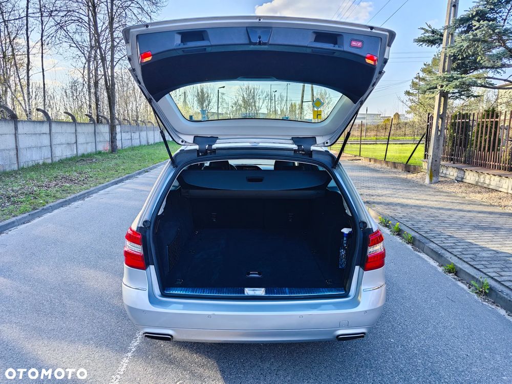 Mercedes-Benz Klasa E 200 CGI BlueEffICIENCY Avantgarde - 19