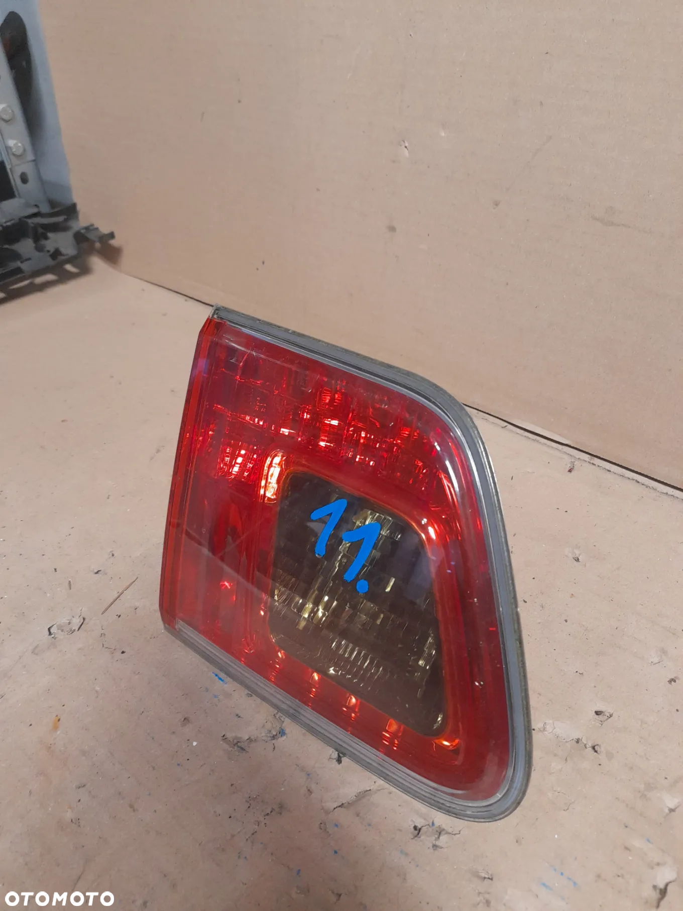 LAMPA LEWY TYŁ TOYOTA AVENSIS T27 - 2
