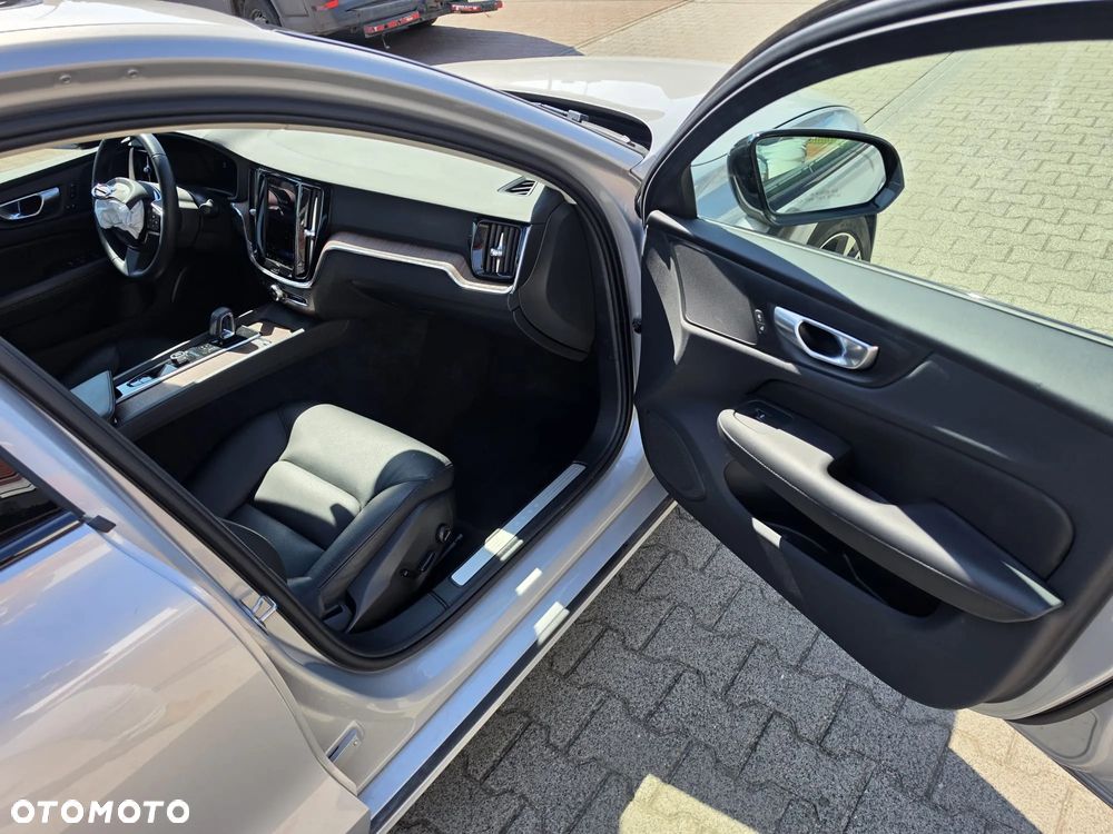 Volvo S60 T5 R-Design First Edition - 16