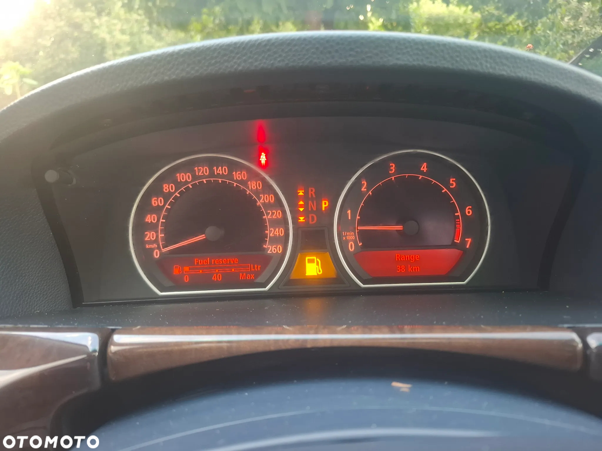 BMW Seria 7 745i - 12