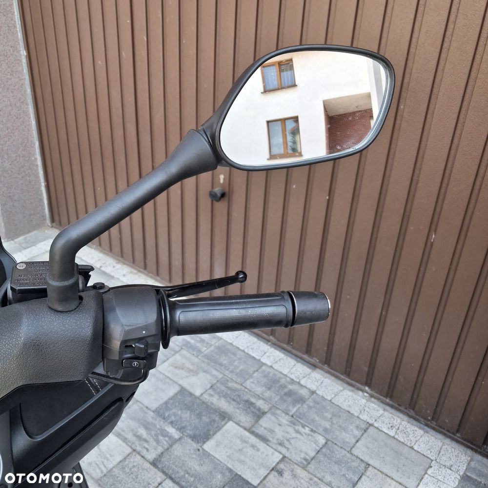Yamaha X-max - 6