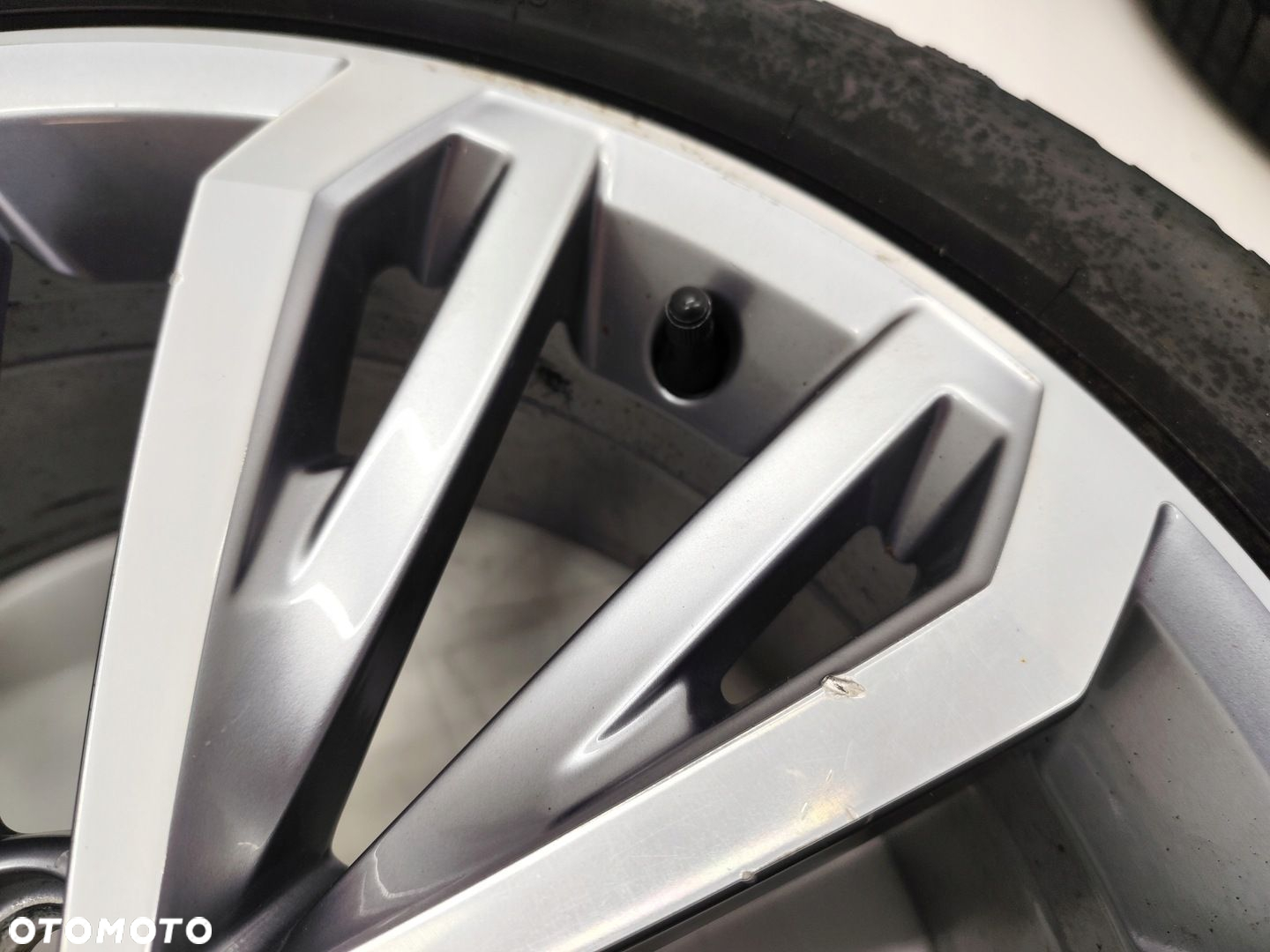 VW T-ROC KOŁA ALUFELGI 18" 2GA601025E KOMPLET - 12