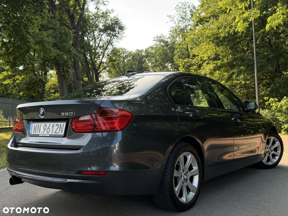 BMW Seria 3 320i Sport Line - 5