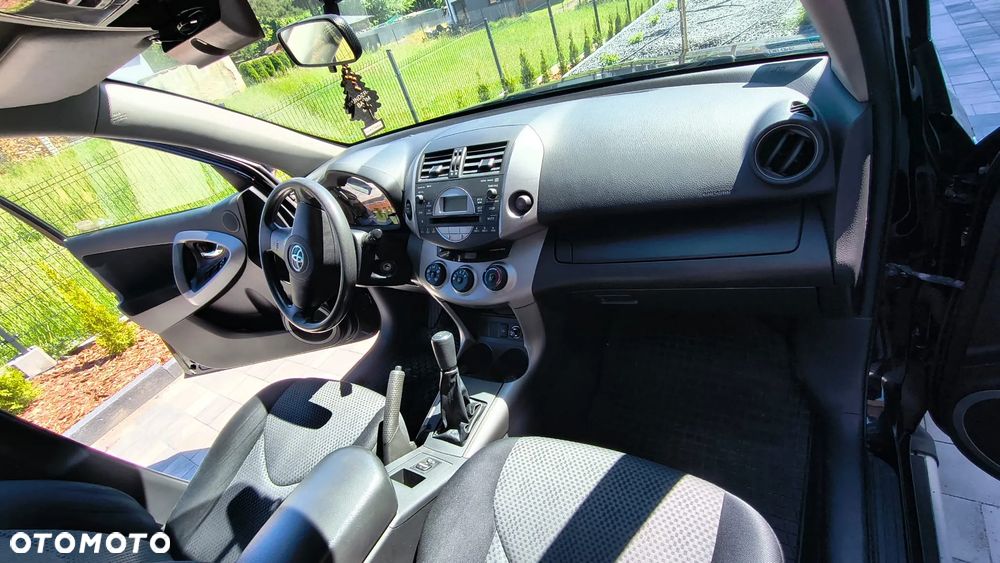 Toyota RAV4 - 9