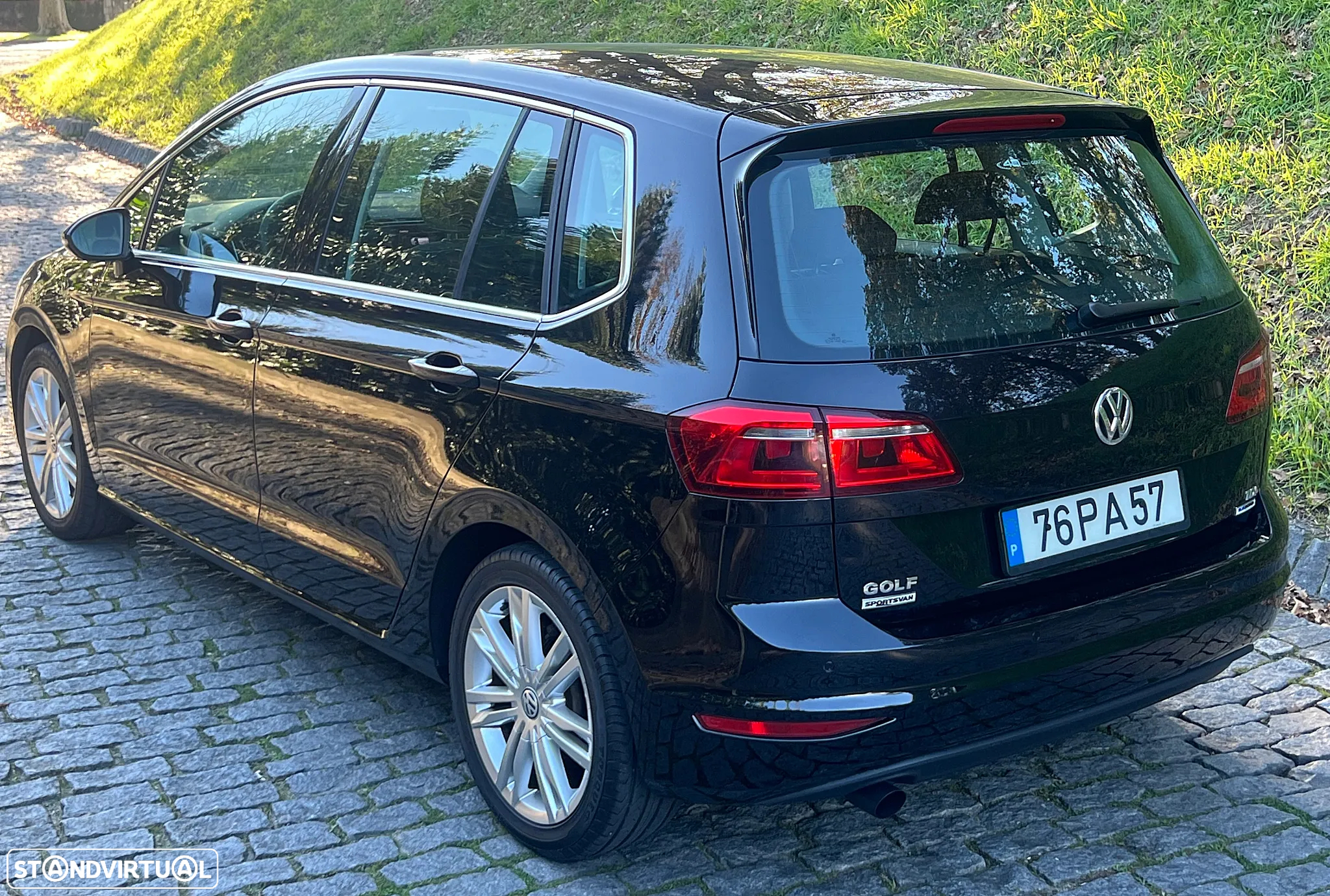 VW Golf Sportsvan 1.6 TDI Highline - 2