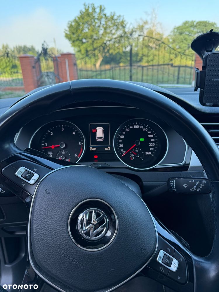 Volkswagen Passat - 6