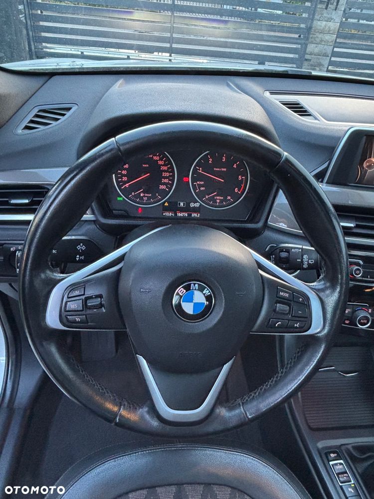 BMW X1 sDrive18d xLine - 25