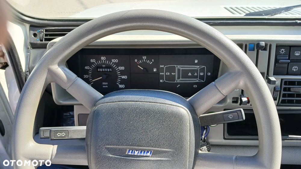 Fiat Panda 0.9i Young - 21