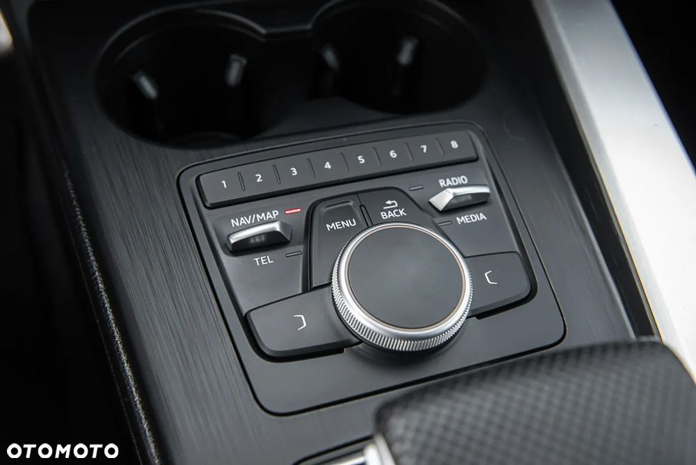 Audi A4 Avant 2.0 TDI Sport S tronic - 25