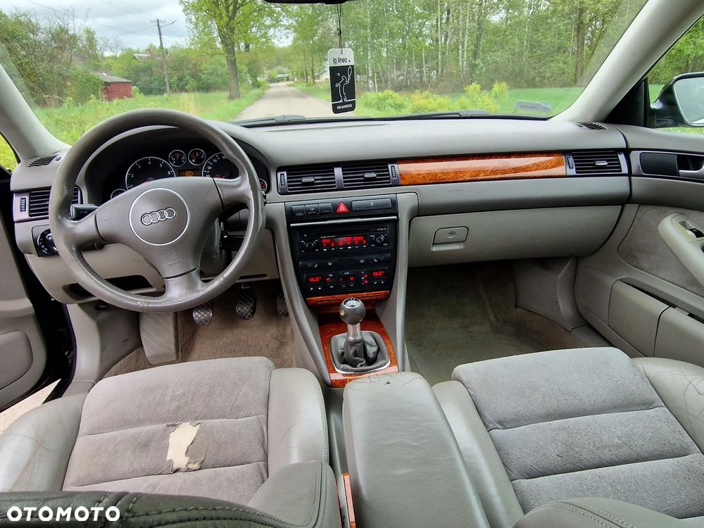 Audi A6 Avant 2.4 - 12