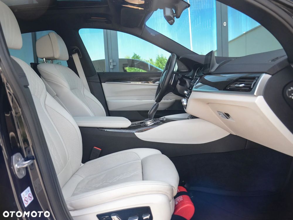 BMW Seria 6 640i xDrive Edycja M Sport - 33