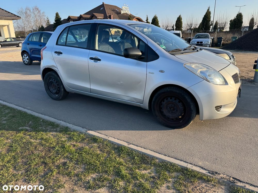 Toyota Yaris 1.3 VVT-i Luna - 3