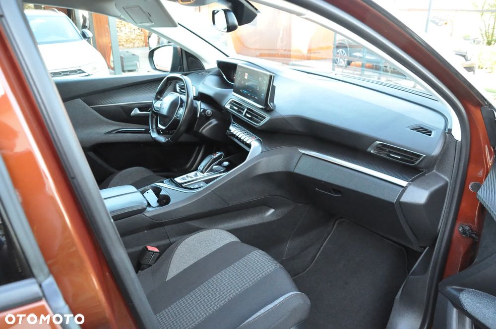 Peugeot 5008 PureTech 130 EAT8 Stop & Start Allure Pack - 25