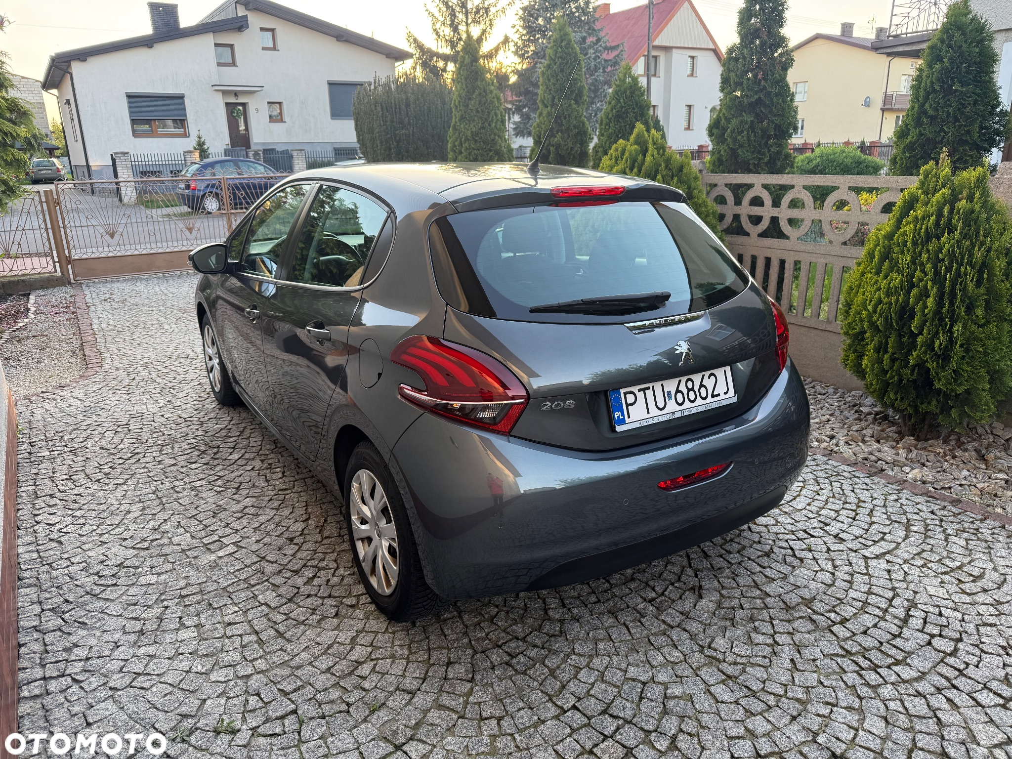 Peugeot 208 1.2 PureTech Active - 4