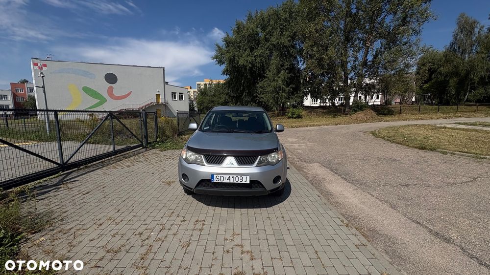 Mitsubishi Outlander 2.0 DI-D 4WD Invite - 3