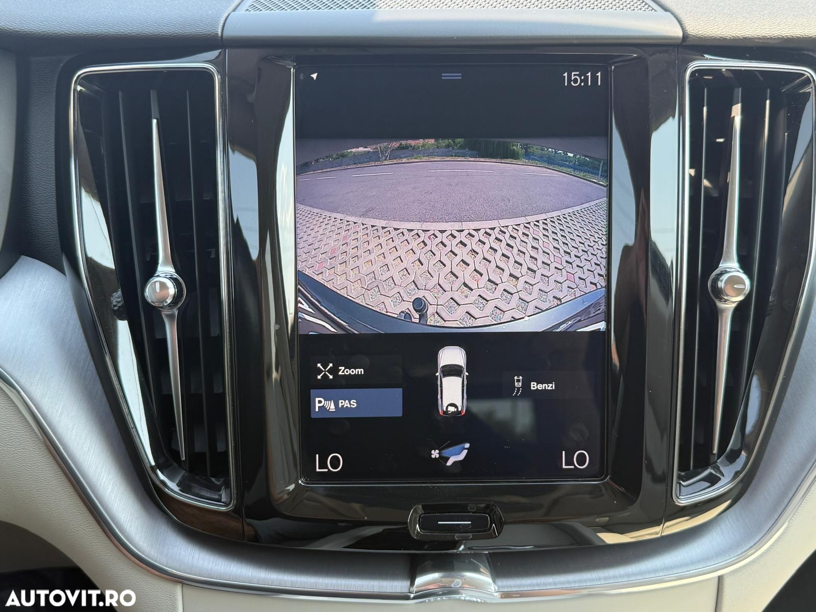 Volvo XC 60 B4 D Geartronic Momentum Pro - 23