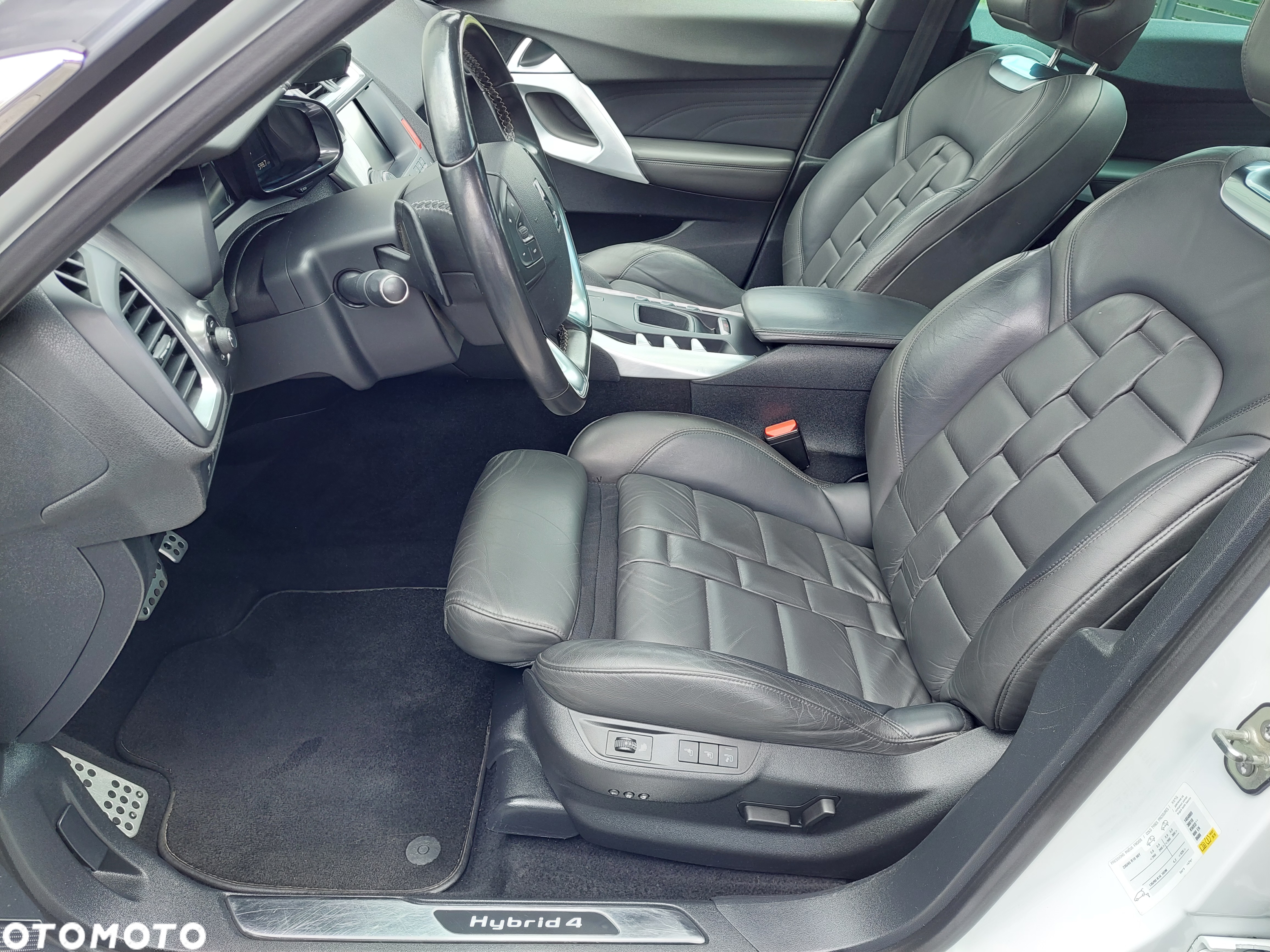 Citroën DS5 Hybrid4 EGS6 SportChic - 15