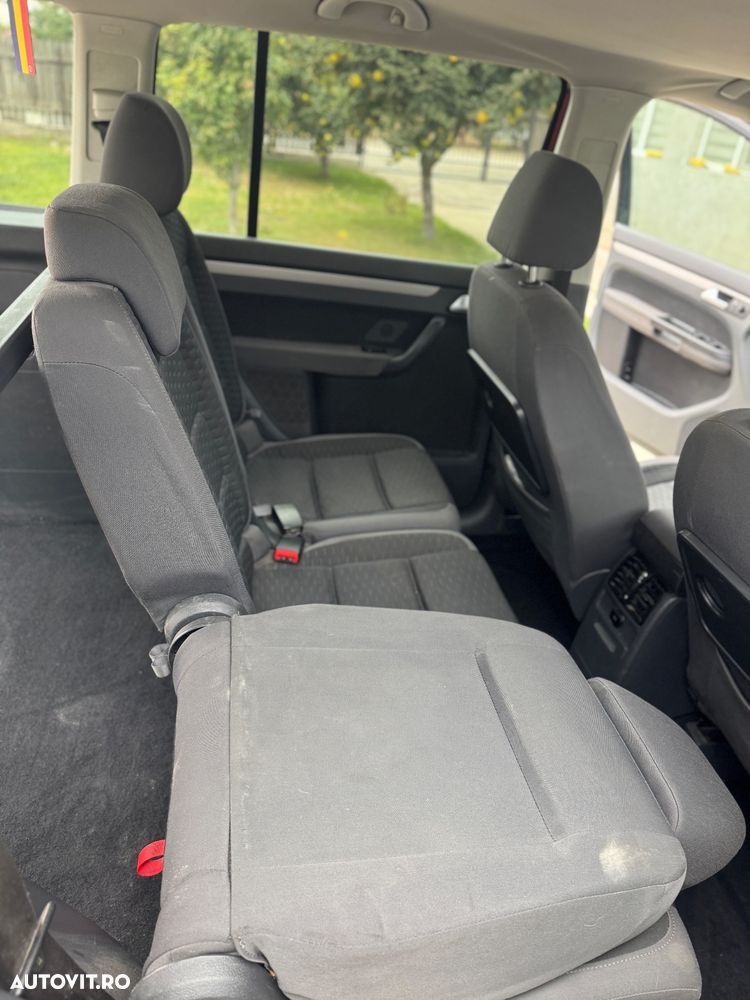 Volkswagen Touran - 7