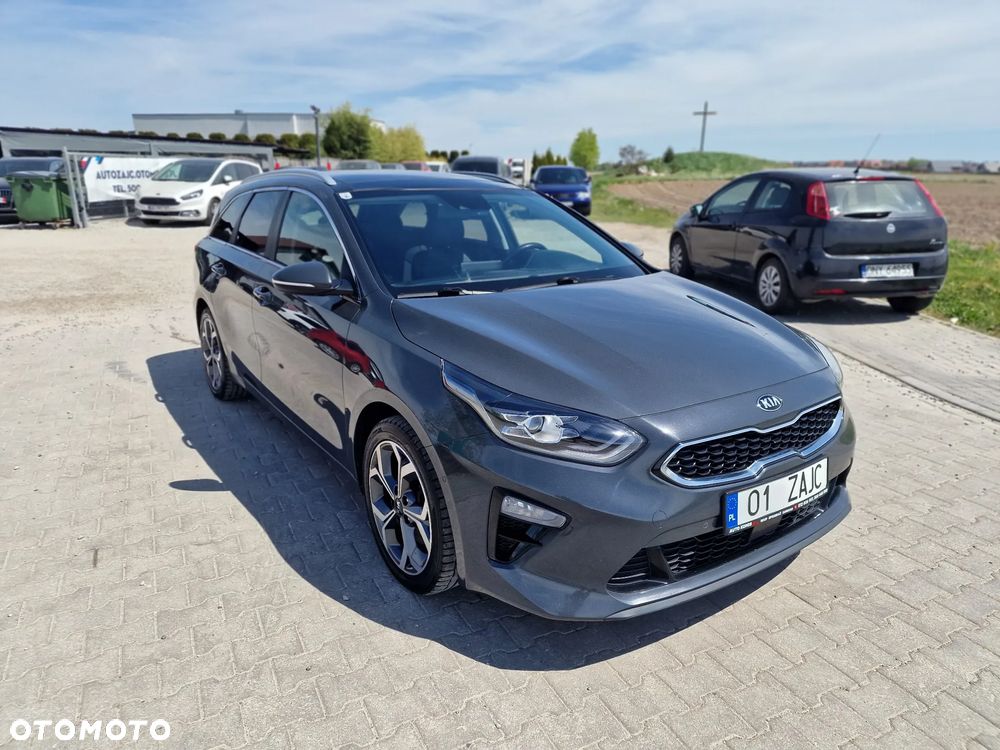 Kia Ceed 1.6 CRDi Eco-Dynamics+ (48V Mild-Hybrid) DCT7 Platinum Edition - 8
