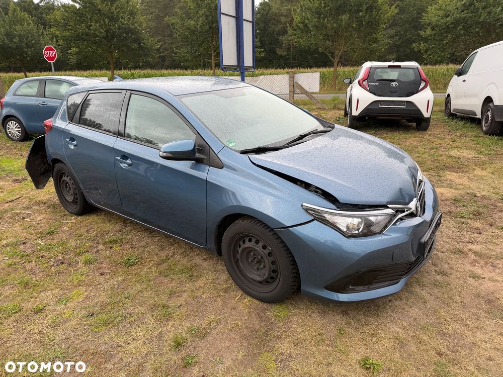 Toyota Auris - 6
