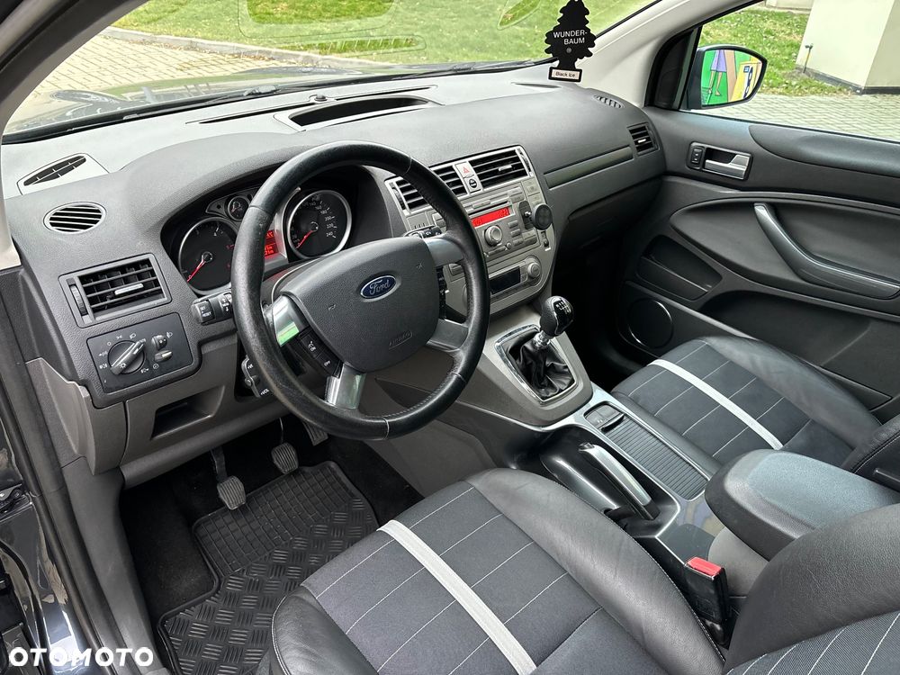 Ford Kuga 2.0 TDCi 4x4 Titanium - 10