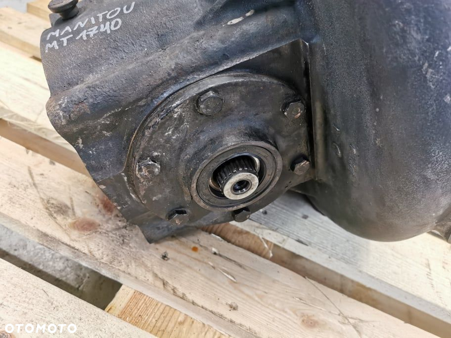Skrzynia kątowa Manitou MT 932 - 6