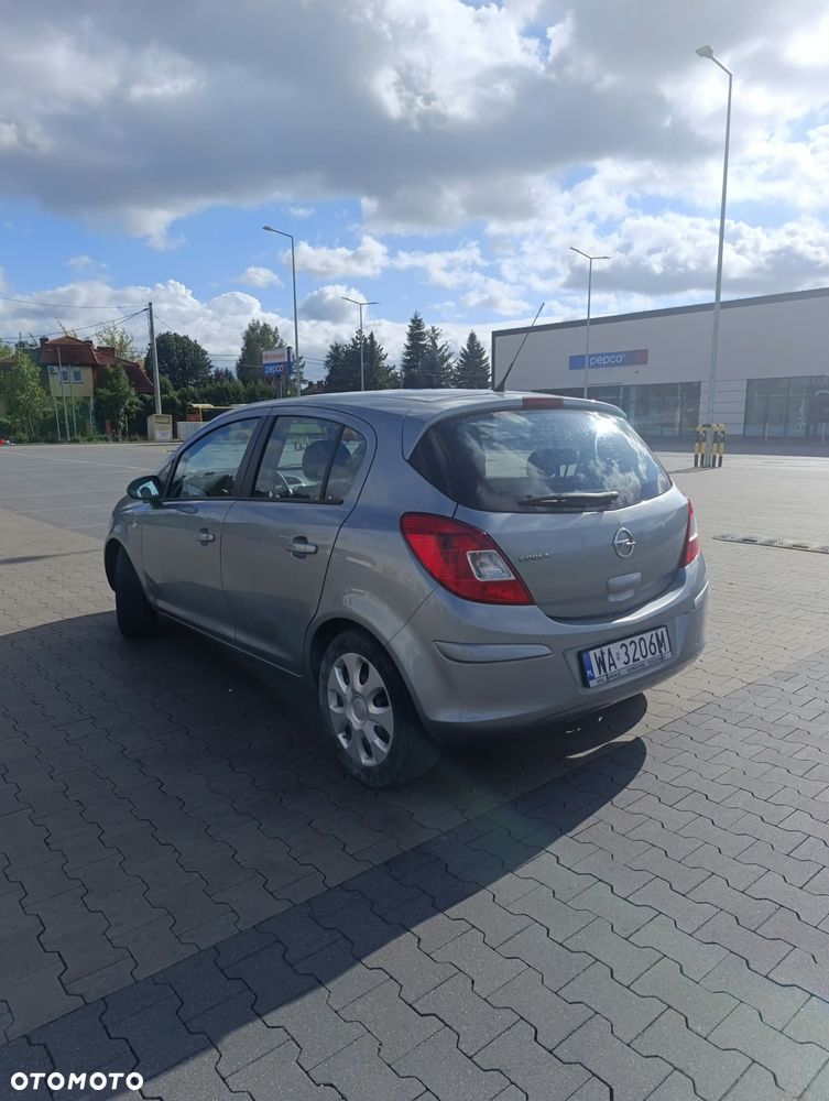 Opel Corsa 1.2 16V Essentia - 11