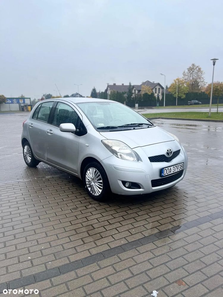 Toyota Yaris - 1