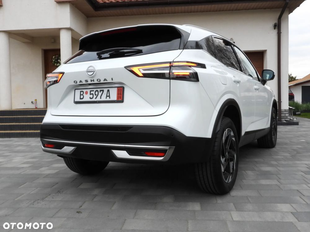 Nissan Qashqai 1.3 DIG-T N-Connecta DCT - 25