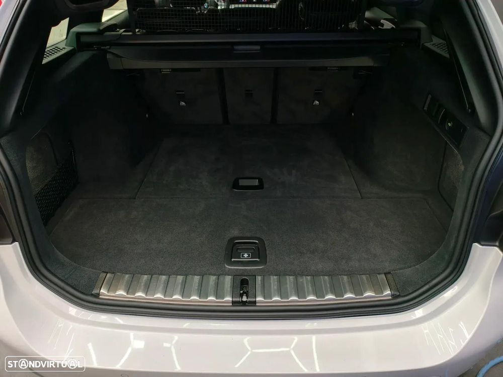 BMW 318 d Auto - 14