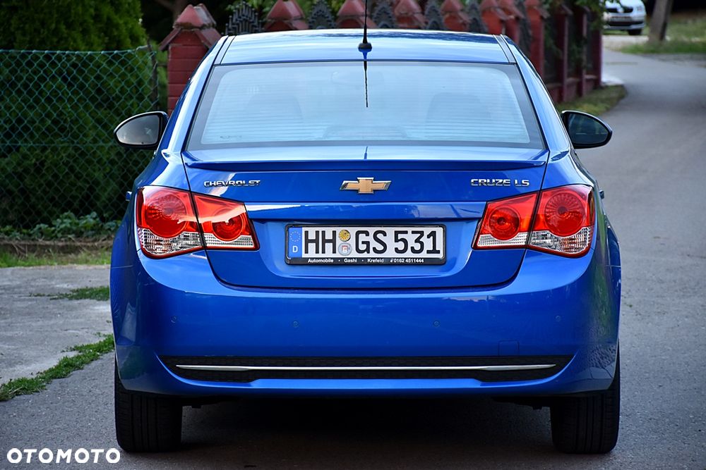 Chevrolet Cruze 1.8 LS+ - 16