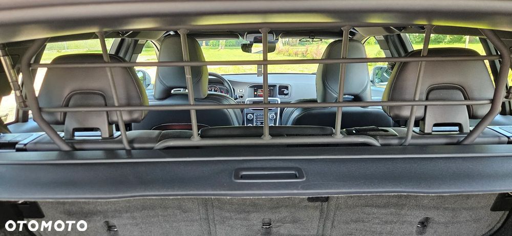 Volvo V60 T3 Momentum - 25
