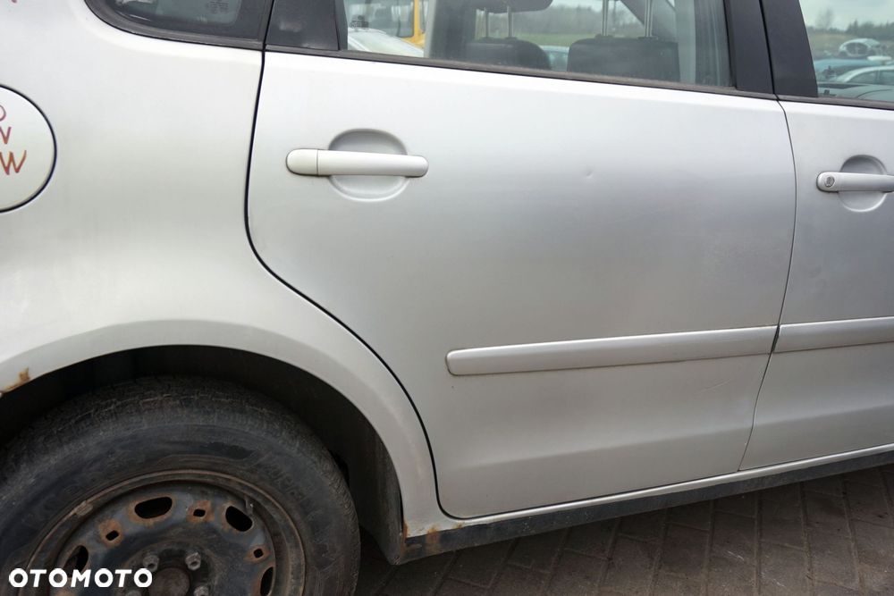 DRZWI TYLNE PRAWE POLO IV 9N LIFT 5D HB LA7W  SREBRNY VOLKSWAGEN 2004-2009 - 2