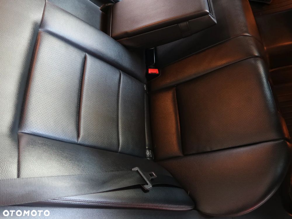 Mercedes-Benz Klasa E 200 CDI DPF BlueEFFICIENCY 7G-TRONIC - 21