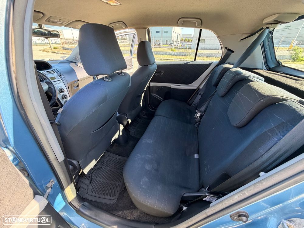 Toyota Yaris 1.4 D-4D Sol AC+VSC - 25