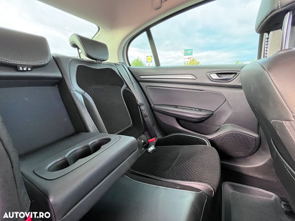 Renault Megane TCe 140 GPF Intens - 12
