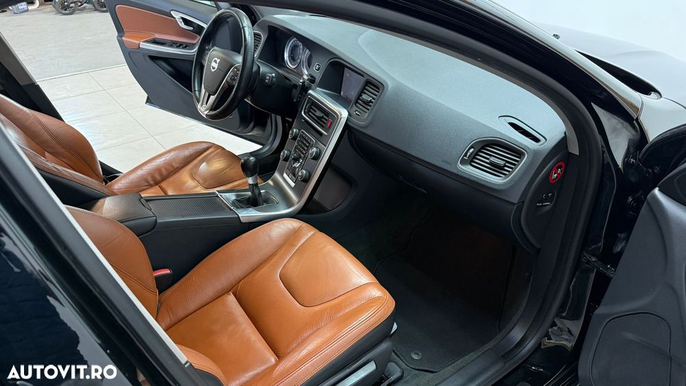 Volvo V60 D3 Momentum - 8