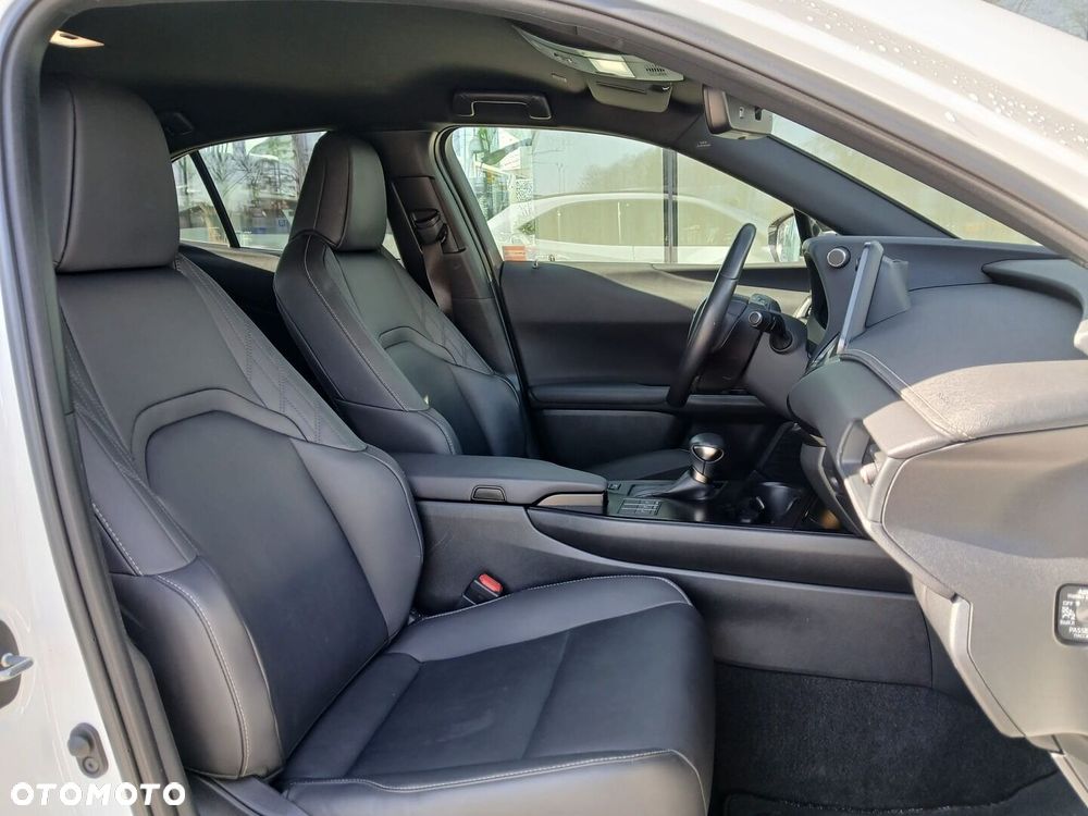 Lexus UX 250h GPF F Sport Design 2WD - 28