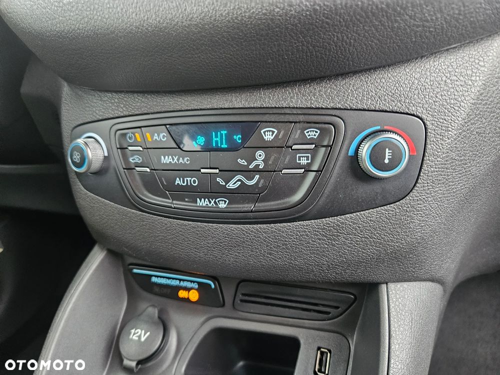 Ford Tourneo Courier 1.0 EcoBoost Titanium - 15