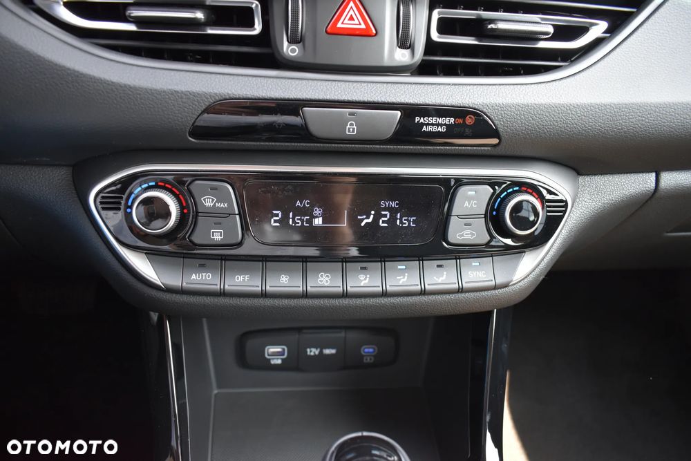 Hyundai i30 1.6 T-GDI Modern DCT - 17