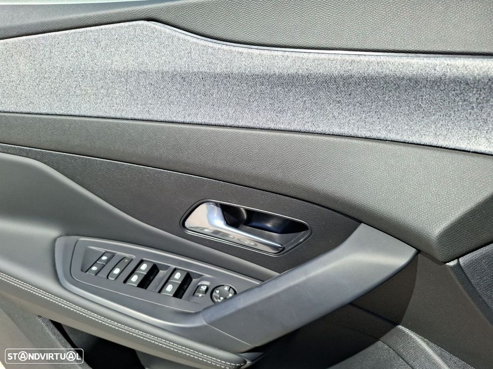 Peugeot 308 SW 1.2 Hybrid Allure e-DCS6 — fotografia 21