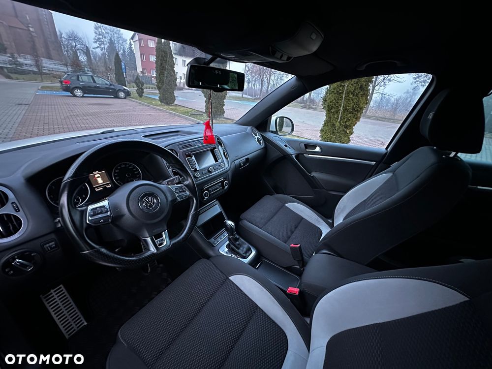 Volkswagen Tiguan 2.0 TDI 4Mot Perfectline R-Style DSG - 10