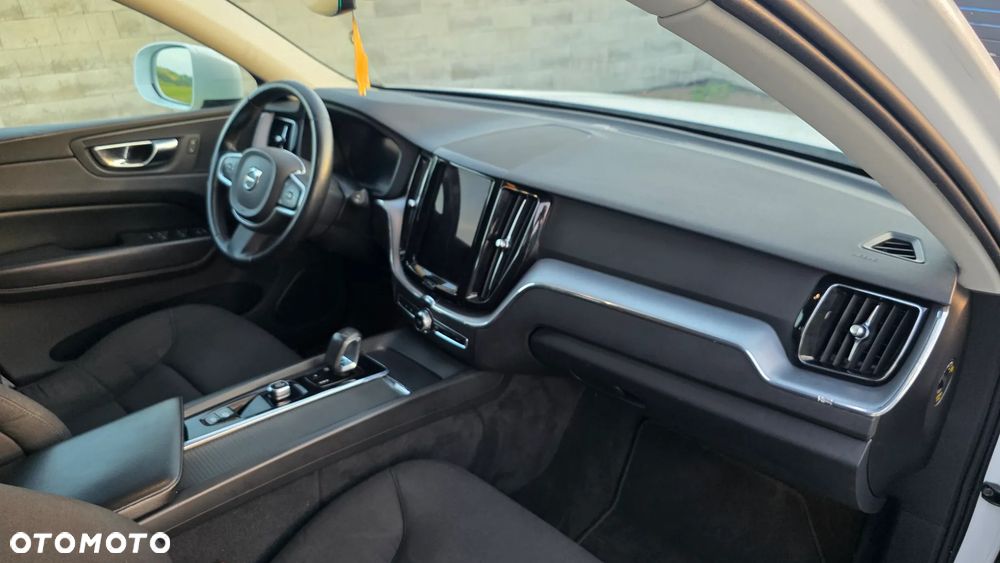 Volvo XC 60 B4 D AWD Momentum - 12