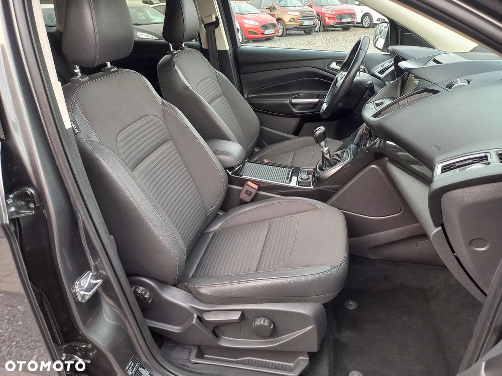 Ford Kuga 1.5 TDCi 2x4 Titanium - 19