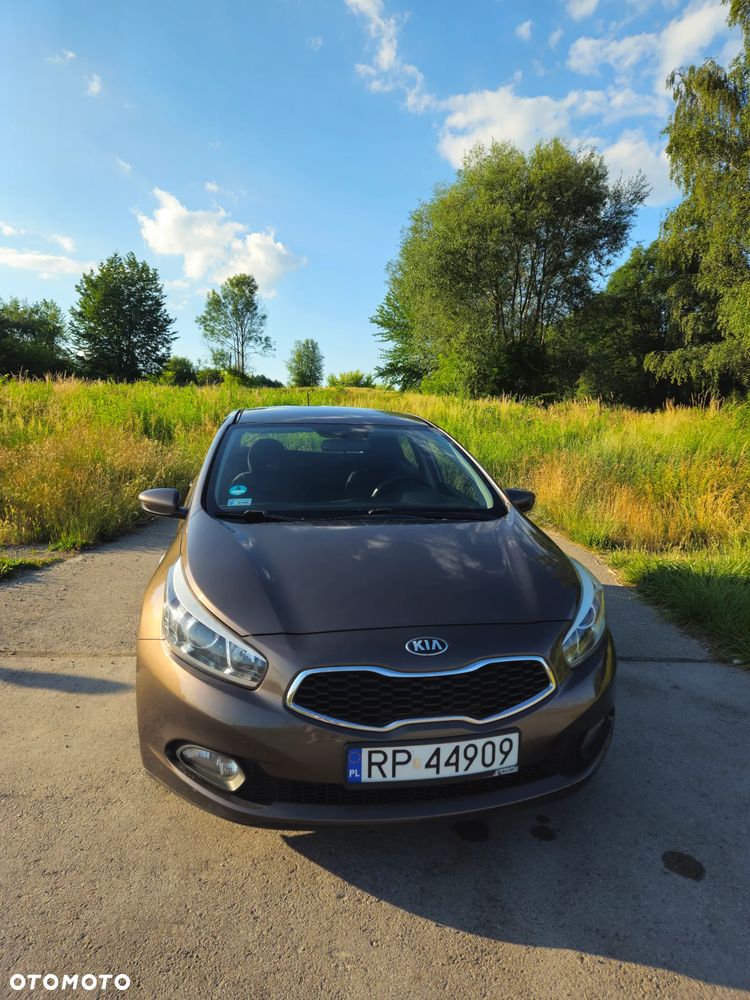 Kia Ceed - 10