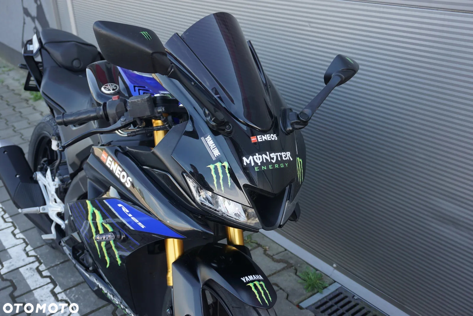 Yamaha YZF - 9