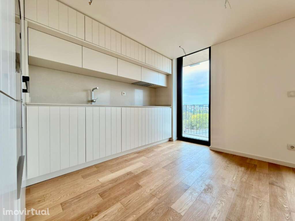 Apartamento T3 com lugar de garagem em zona de Santa Clara - Grande imagem: 4/17