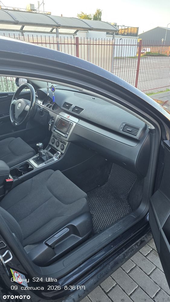 Volkswagen Passat - 8